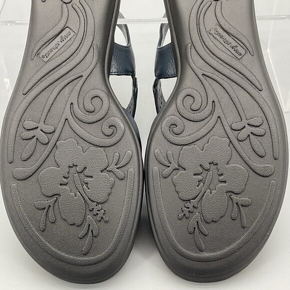 NEW Easy Street Women Bolt Decorative Cutout Flat Sandal Dark Navy Size 9M - Picture 10 of 10